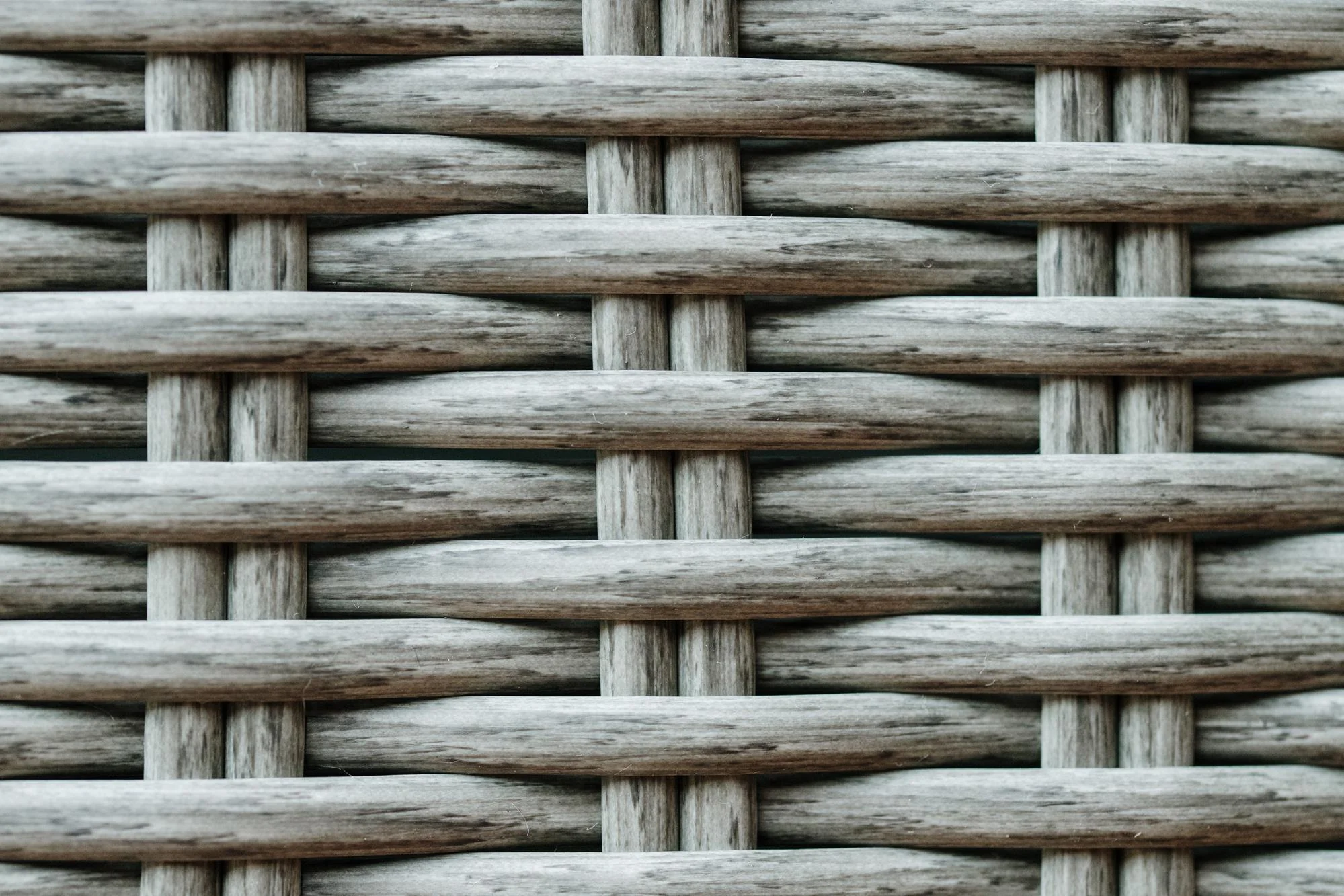 Technorattan PE płaski — inny typ splotu, gładka powierzchnia