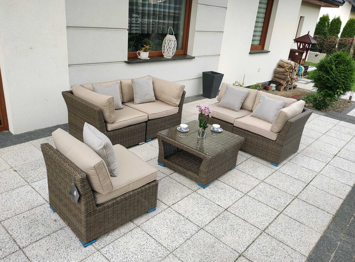 KRETA brązowy mat — narożnik ze stolikiem kawowym ze szkłem