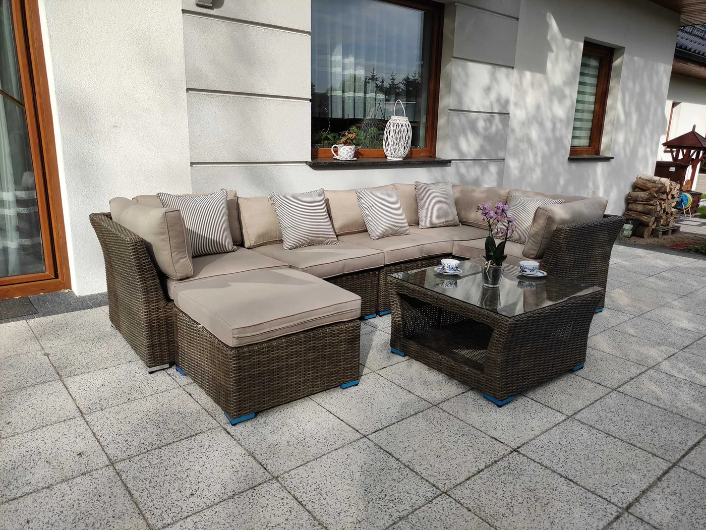 KRETA brązowy mat — zestaw gotowy do użytkowania z poduszkami