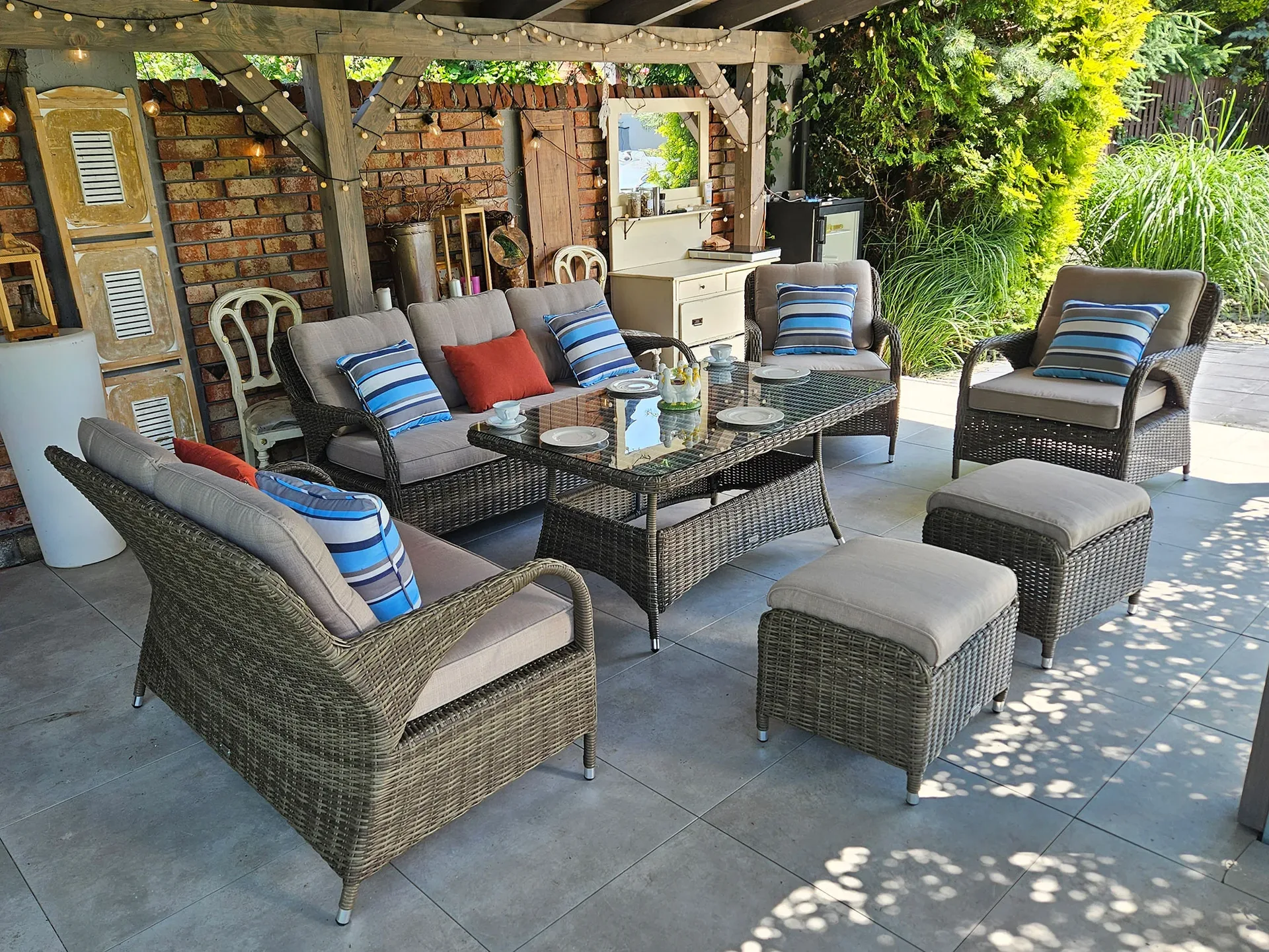 NEPTUN BIG brązowy mat — detal konstrukcji i wykończenia