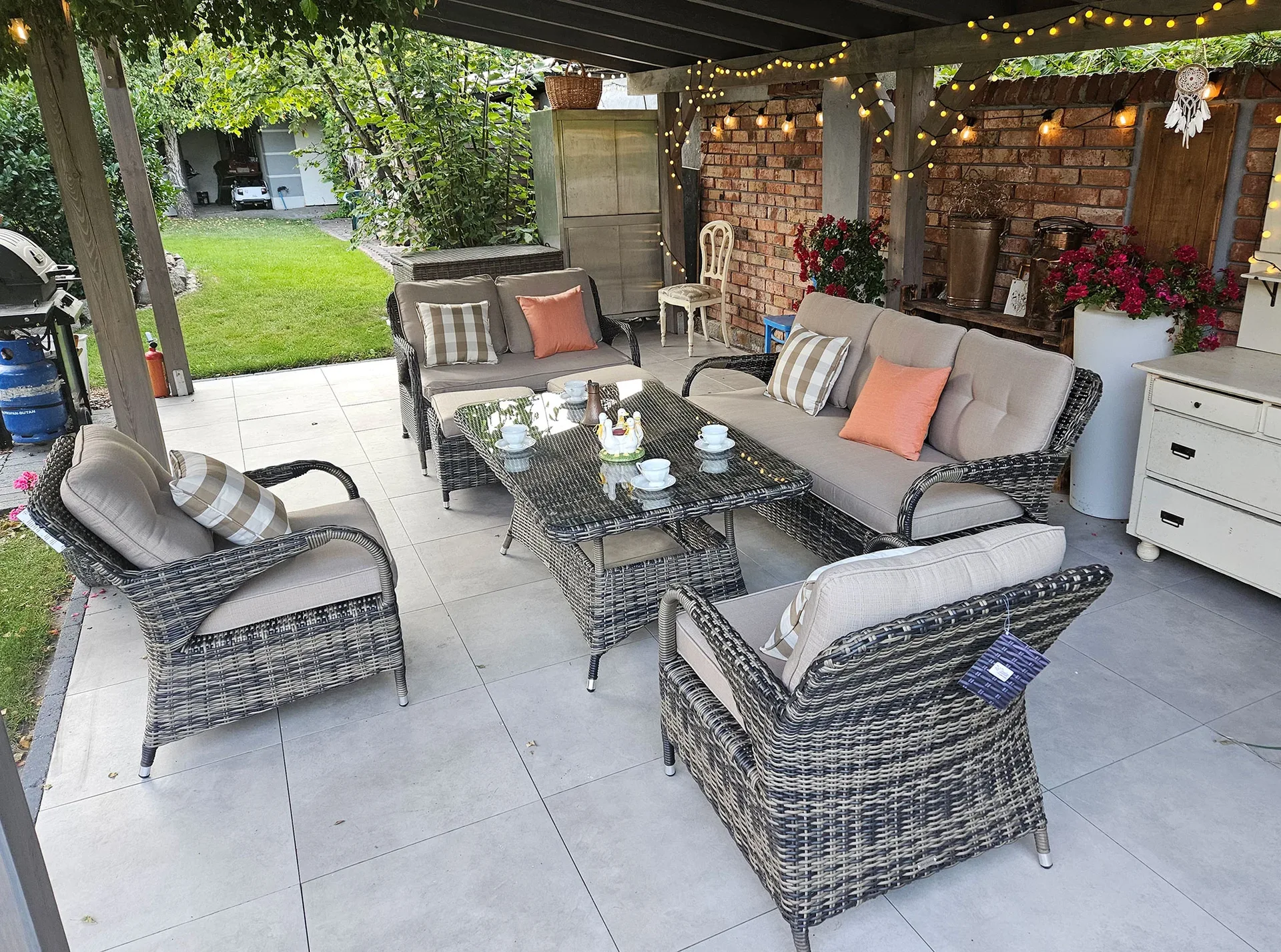 NEPTUN BIG grafitowy — detal plecionki technorattanu