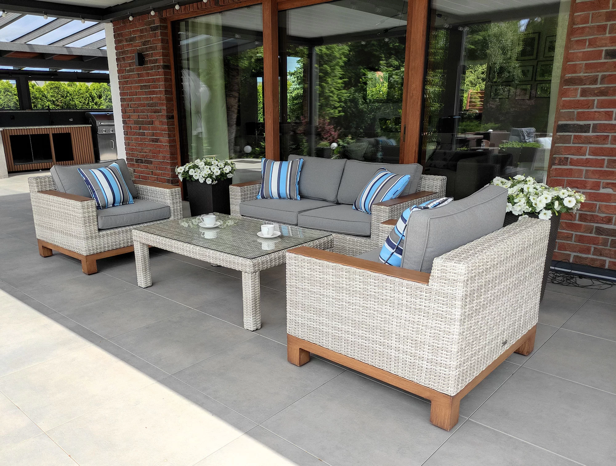 PALERMO BIG — stolik technorattanowy ze szklanym blatem hartowanym