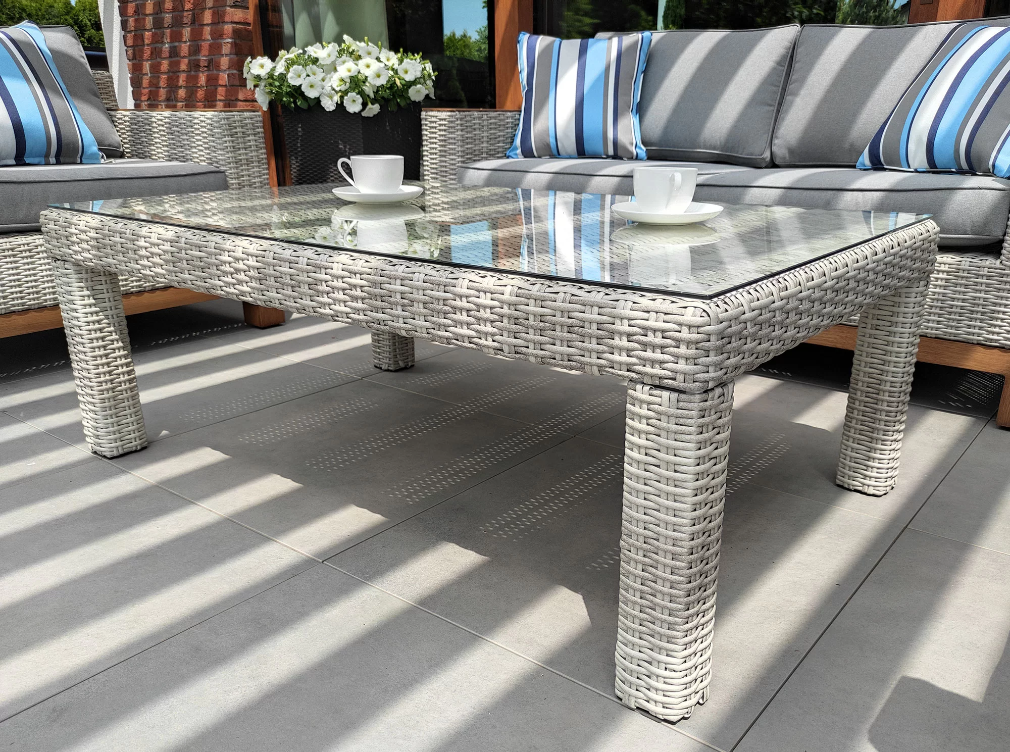 Stolik technorattanowy ze szklanym blatem hartowanym 120×76 cm — PALERMO BIG