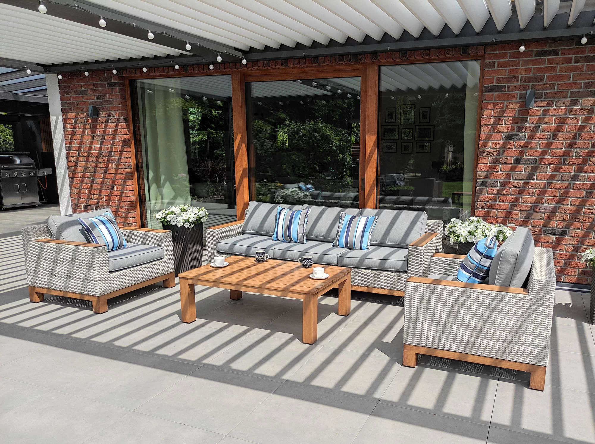 PALERMO BIG — widok ogólny zestawu ogrodowego na tarasie, ujęcie szerokie