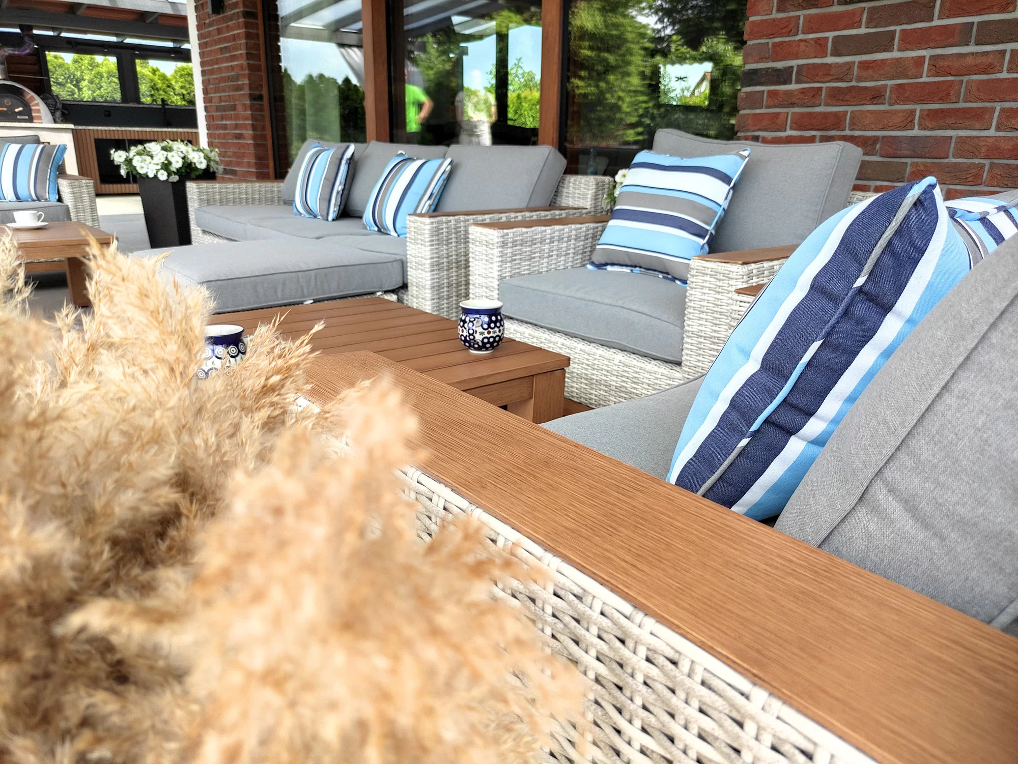 PALERMO BIG — zestaw ogrodowy, widok boczny zestawu z sofą i fotelami