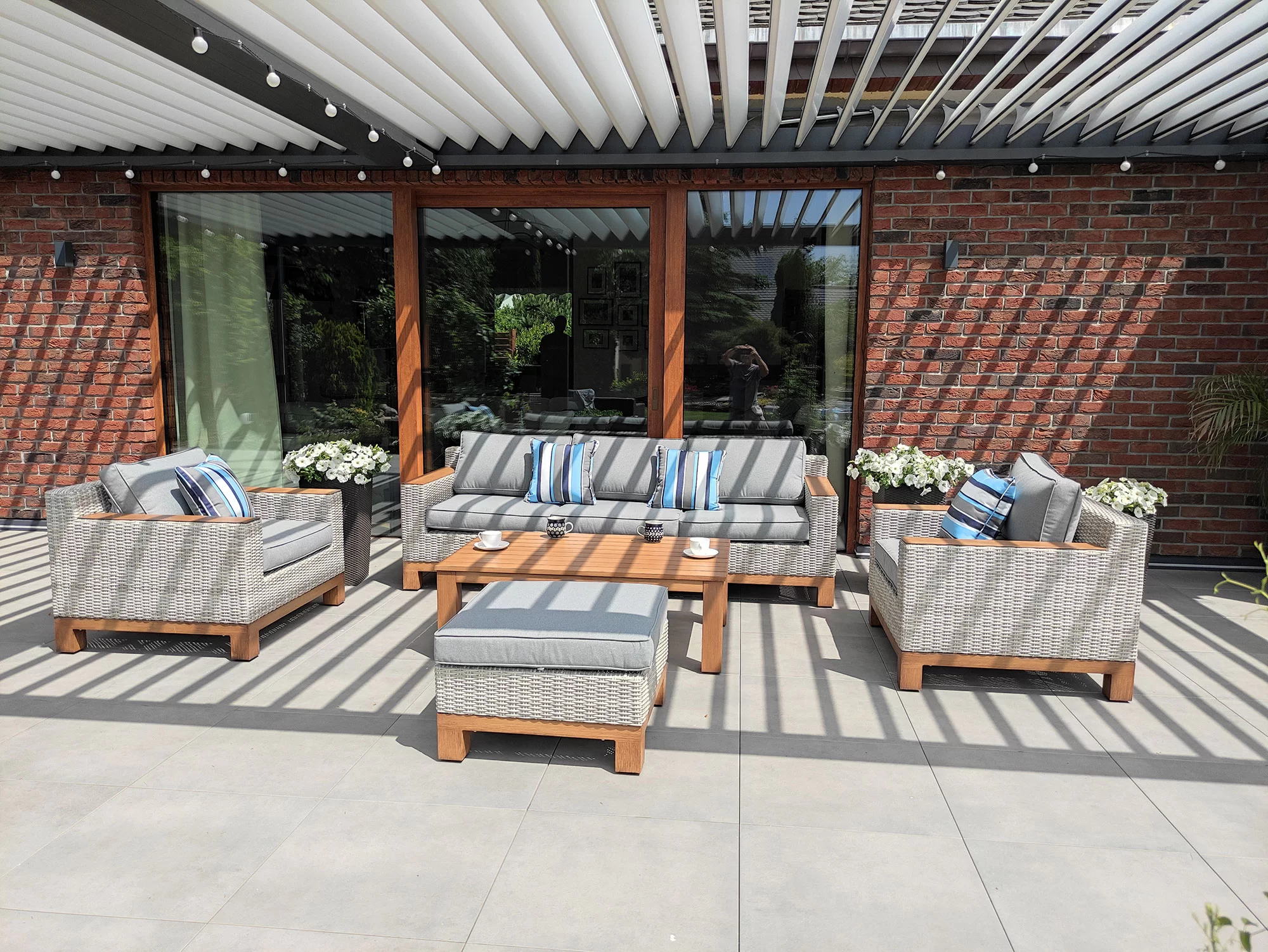 PALERMO BIG — zestaw ogrodowy, widok frontalny na tarasie