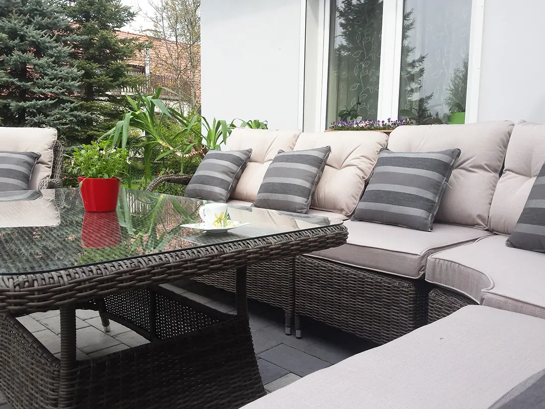 POSEJDON brąz mat — 6–7 wygodnych miejsc siedzących