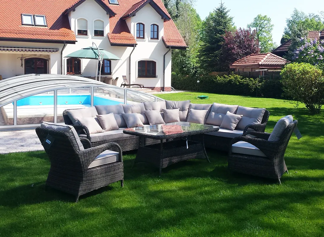 Narożnik ogrodowy POSEJDON brąz mat — kompletny zestaw z poduszkami beżowymi