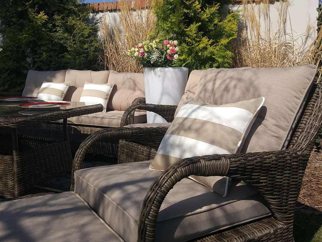 Poduszka oparciowa POSEJDON brąz mat — detal materiału