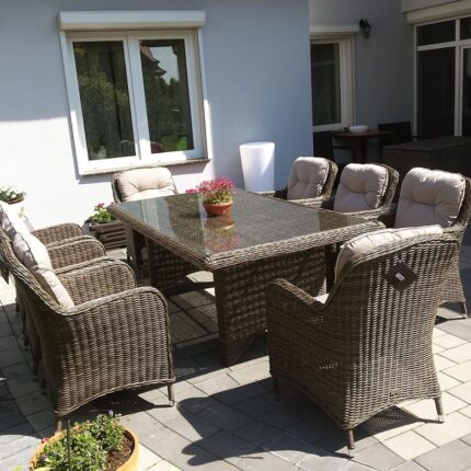 Duży stół ogrodowy rattanowy. Kolor brązowy