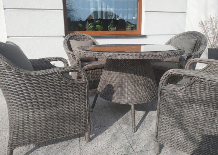 P_20190226_113842 Mały stół ogrodowy rattanowy. Kolor szaro-popielaty