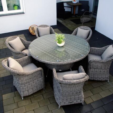 Stół tarasowy technorattan.o średnicy 150cm pomieści od 6 do 8 foteli ogrodowych