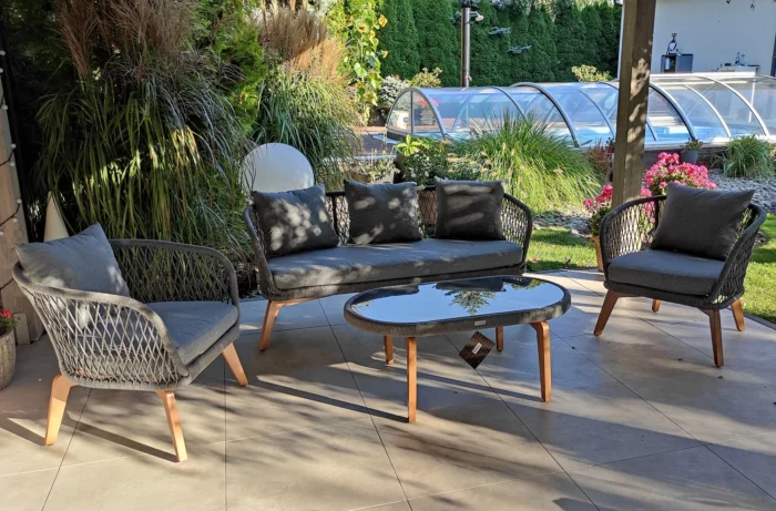 Meble tarasowe ażurowe - zestaw na mały taras lub balkon